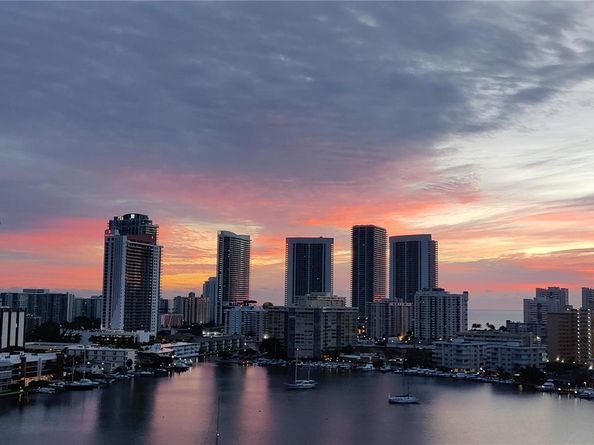 427 Golden Isles Dr 16E, Hallandale Beach FL 33009