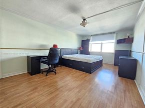 427 Golden Isles Dr 16E, Hallandale Beach FL 33009