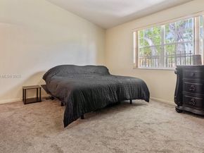 10854 NW 8th St, Pembroke Pines FL 33026