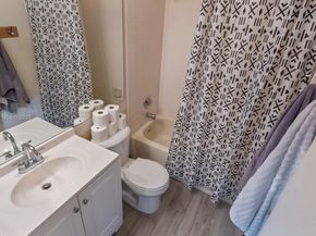 10854 NW 8th St, Pembroke Pines FL 33026