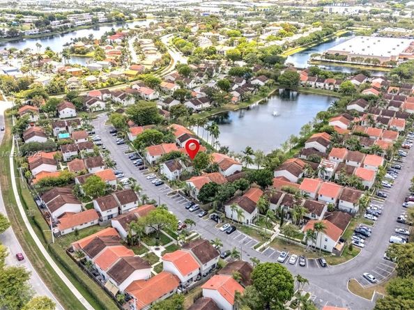 10854 NW 8th St, Pembroke Pines FL 33026
