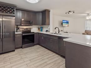 10854 NW 8th St, Pembroke Pines FL 33026