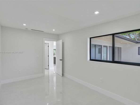 1931 NE 186th Dr, North Miami Beach FL 33179