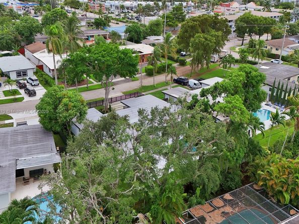 1931 NE 186th Dr, North Miami Beach FL 33179