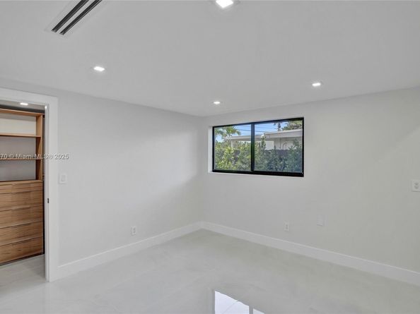 1931 NE 186th Dr, North Miami Beach FL 33179