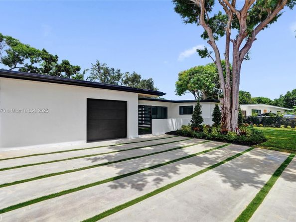 1931 NE 186th Dr, North Miami Beach FL 33179