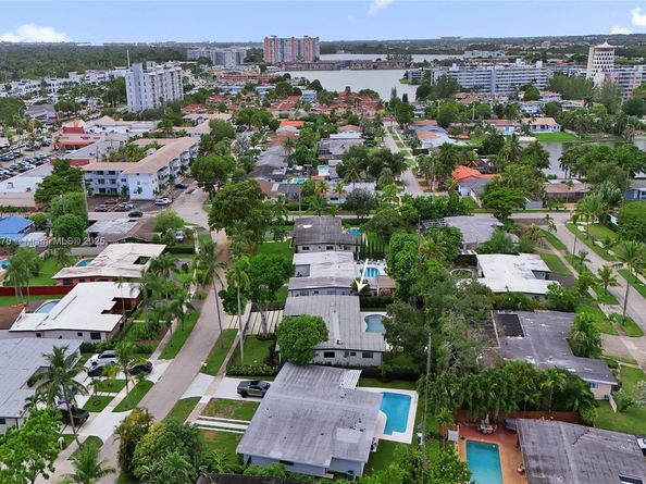 1931 NE 186th Dr, North Miami Beach FL 33179