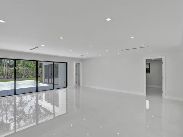 1931 NE 186th Dr, North Miami Beach FL 33179