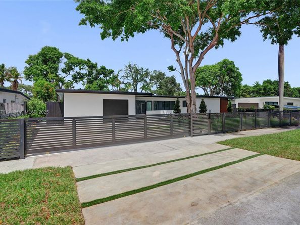 1931 NE 186th Dr, North Miami Beach FL 33179