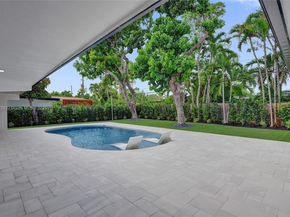1931 NE 186th Dr, North Miami Beach FL 33179
