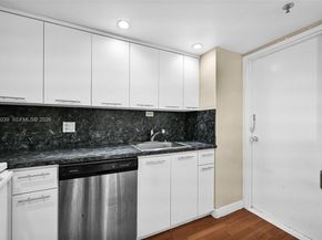 900 Bay Dr 321, Miami Beach FL 33141