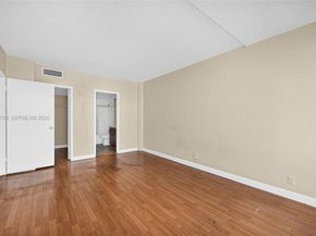 900 Bay Dr 321, Miami Beach FL 33141