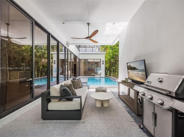 2321 Trapp Ave, Coconut Grove FL 33133