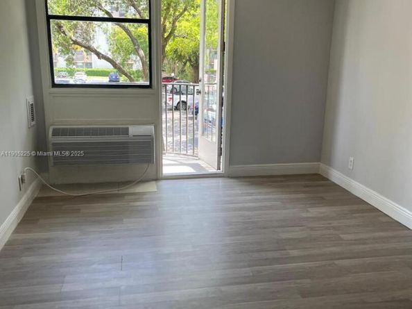 2701 Riverside Dr 203B, Coral Springs FL 33065