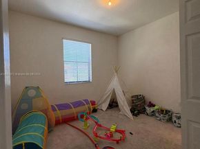 3736 NE 2nd St, Homestead FL 33033