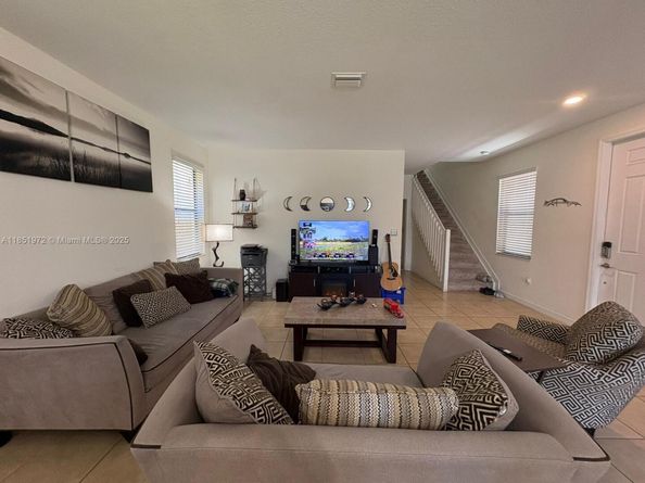 3736 NE 2nd St, Homestead FL 33033