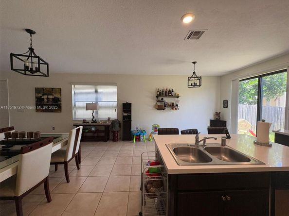 3736 NE 2nd St, Homestead FL 33033