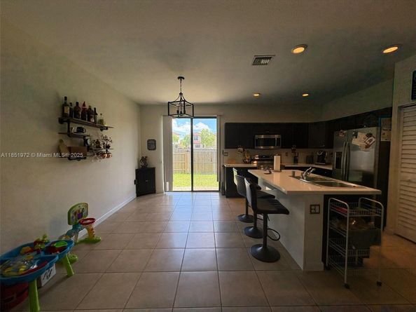 3736 NE 2nd St, Homestead FL 33033