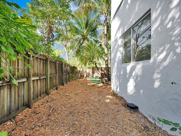 6210 NE 5th Ave, Miami FL 33138