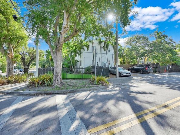 6210 NE 5th Ave, Miami FL 33138