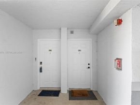 2640 S University Dr 111, Davie FL 33328
