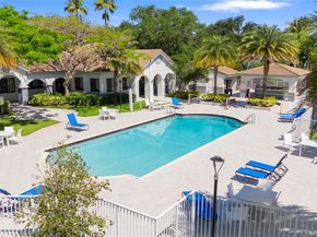 2640 S University Dr 111, Davie FL 33328