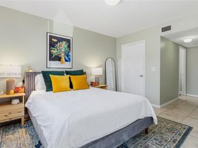 2640 S University Dr 111, Davie FL 33328