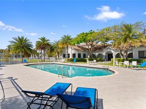 2640 S University Dr 111, Davie FL 33328