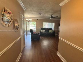 7471 SW 1st St, Margate FL 33068