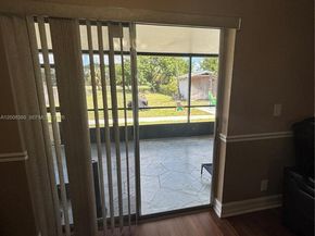 7471 SW 1st St, Margate FL 33068