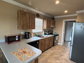 7471 SW 1st St, Margate FL 33068