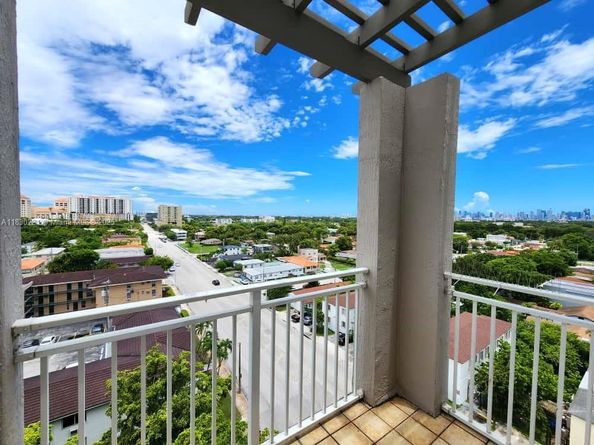50 Menores Ave 832, Coral Gables FL 33134