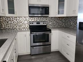 50 Menores Ave 832, Coral Gables FL 33134