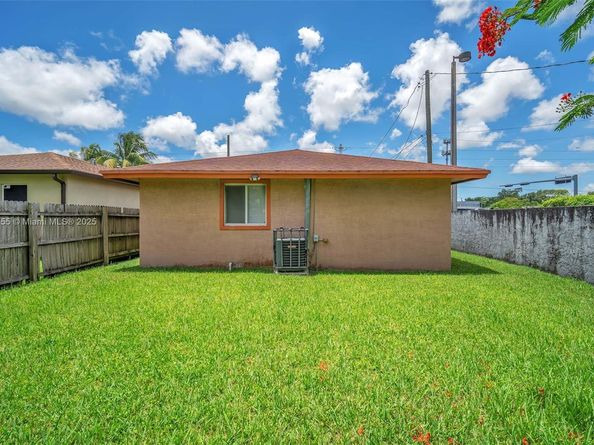 2175 NW 50th St, Miami FL 33142