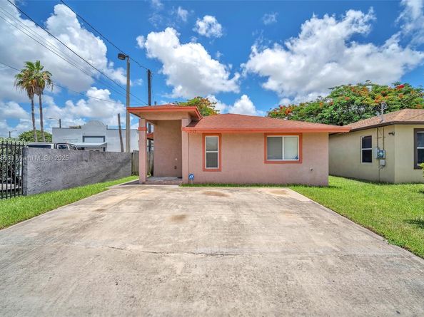 2175 NW 50th St, Miami FL 33142