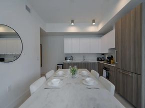 239 SW 9th St 1601, Miami FL 33130