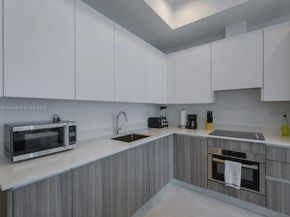 239 SW 9th St 1601, Miami FL 33130