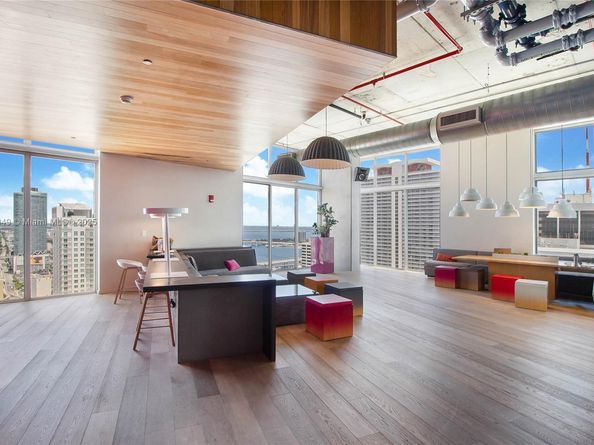 151 SE 1st St 1003, Miami FL 33131