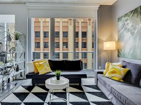 151 SE 1st St 1003, Miami FL 33131