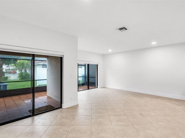 21160 Mainsail Cir H12, Aventura FL 33180