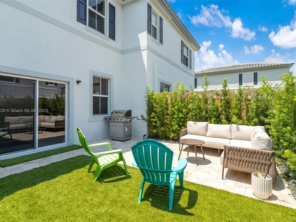 11927 NW 46th St, Coral Springs FL 33076