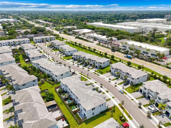 11927 NW 46th St, Coral Springs FL 33076