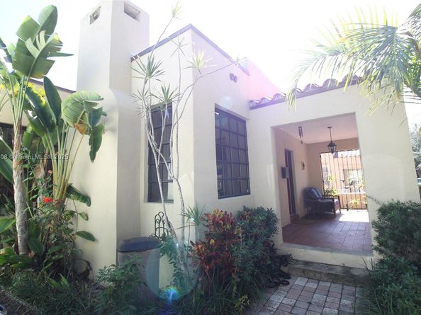 817 Lorca St, Coral Gables FL 33134