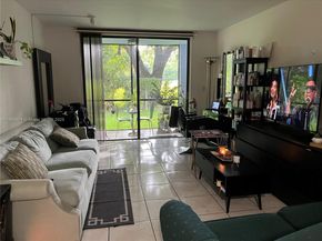 9440 Fontainebleau Blvd 101, Miami FL 33172