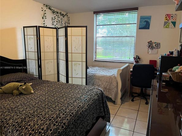 9440 Fontainebleau Blvd 101, Miami FL 33172