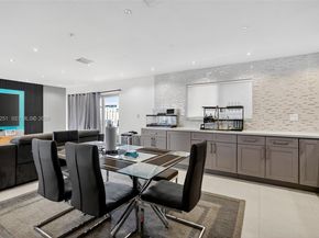 221 NE 212th St, Miami FL 33179