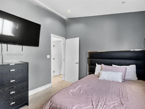 221 NE 212th St, Miami FL 33179