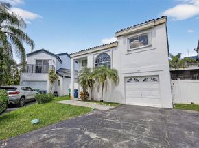 221 NE 212th St, Miami FL 33179