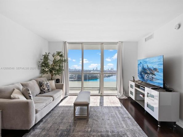 50 Biscayne Blvd 3308, Miami FL 33132