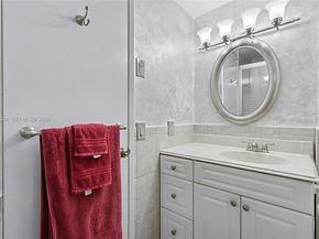 4200 Hillcrest Dr 700, Hollywood FL 33021